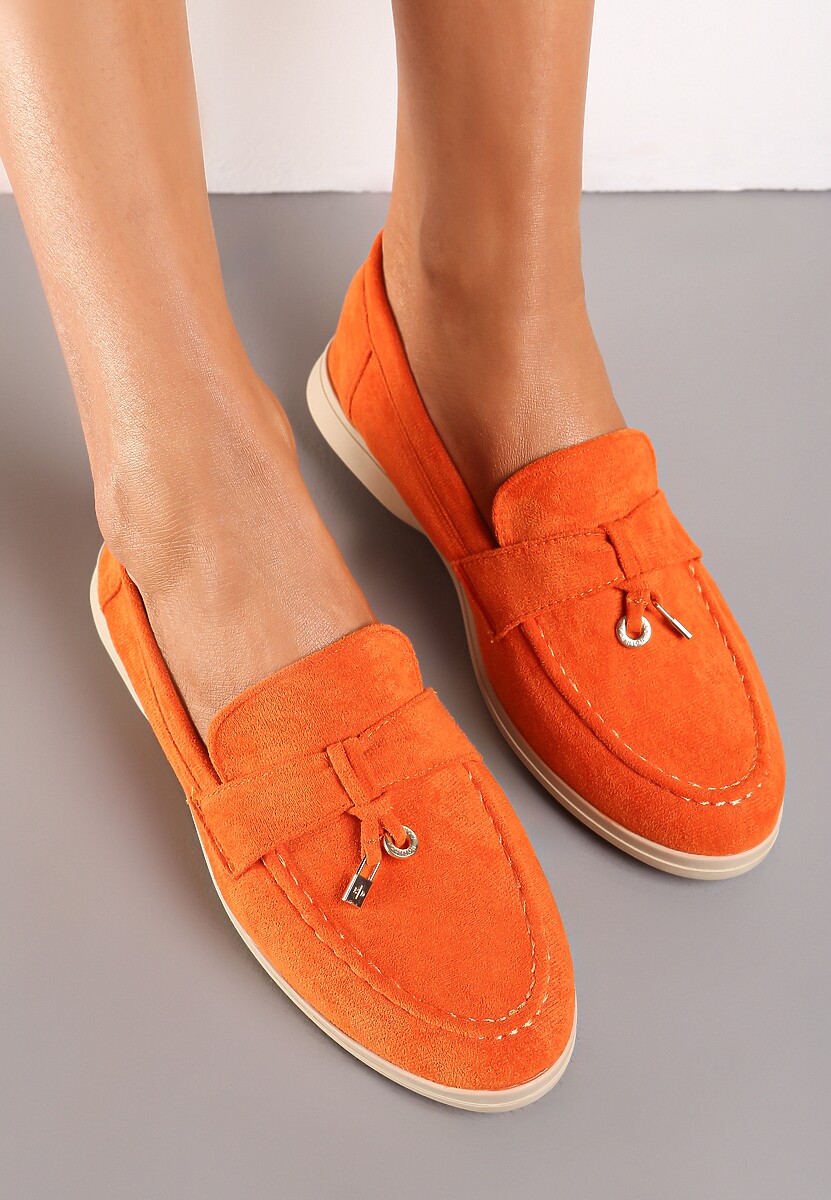 Pomarańczowe Mokasyny z Zawieszką w Kształcie Kłódki Lorniwas