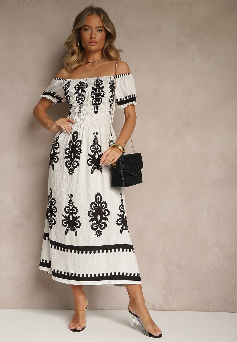 Biała Sukienka Hiszpanka Ozdobiona Etnicznym Printem Aralette