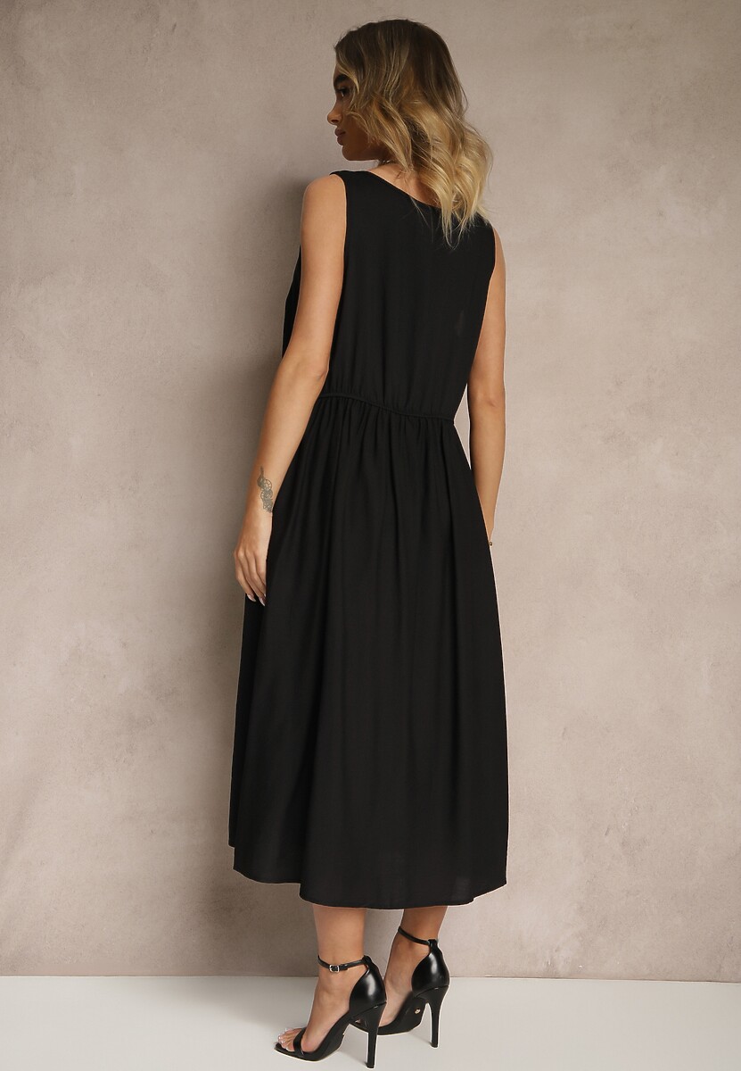 Czarna Rozkloszowana Sukienka z Wiskozy Ozdobiona Guzikami Nataviela