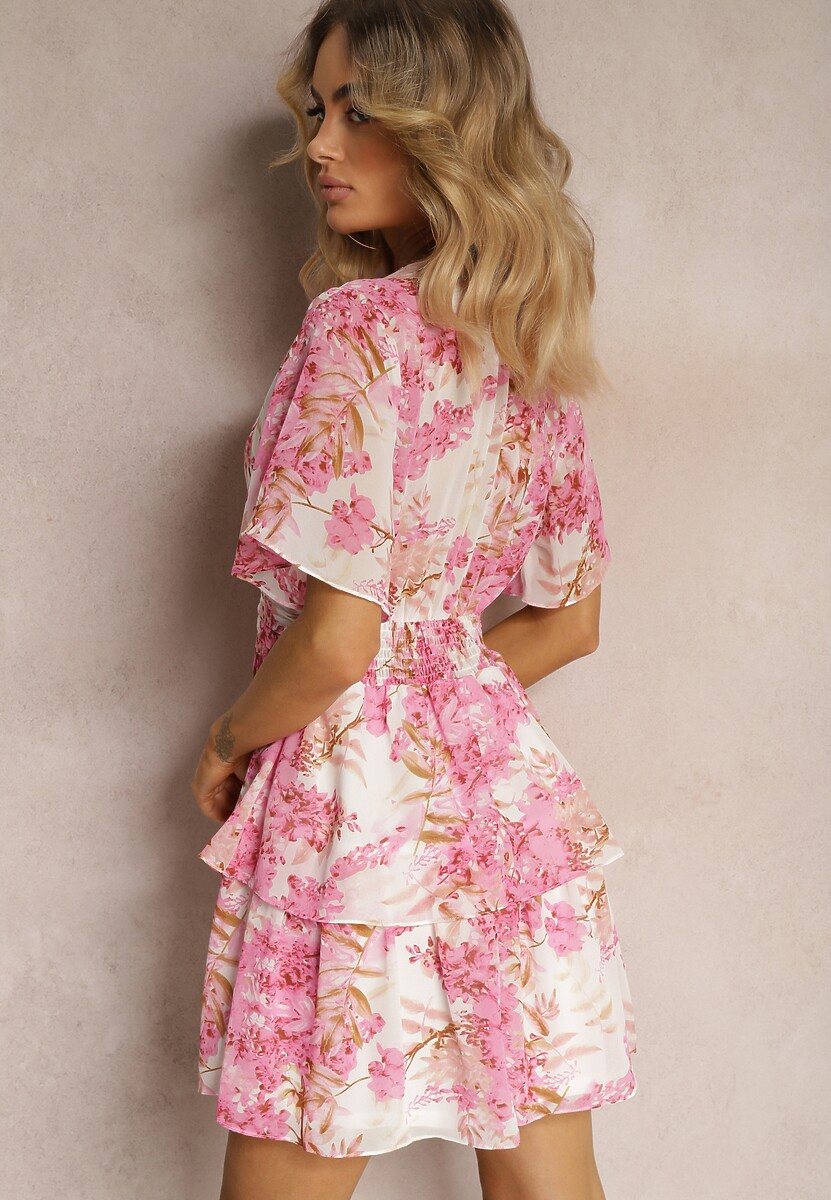 Różowa Sukienka Rozkloszowana w Kwiaty z Trójkątnym Dekoltem i Gumką w Pasie Qrinna