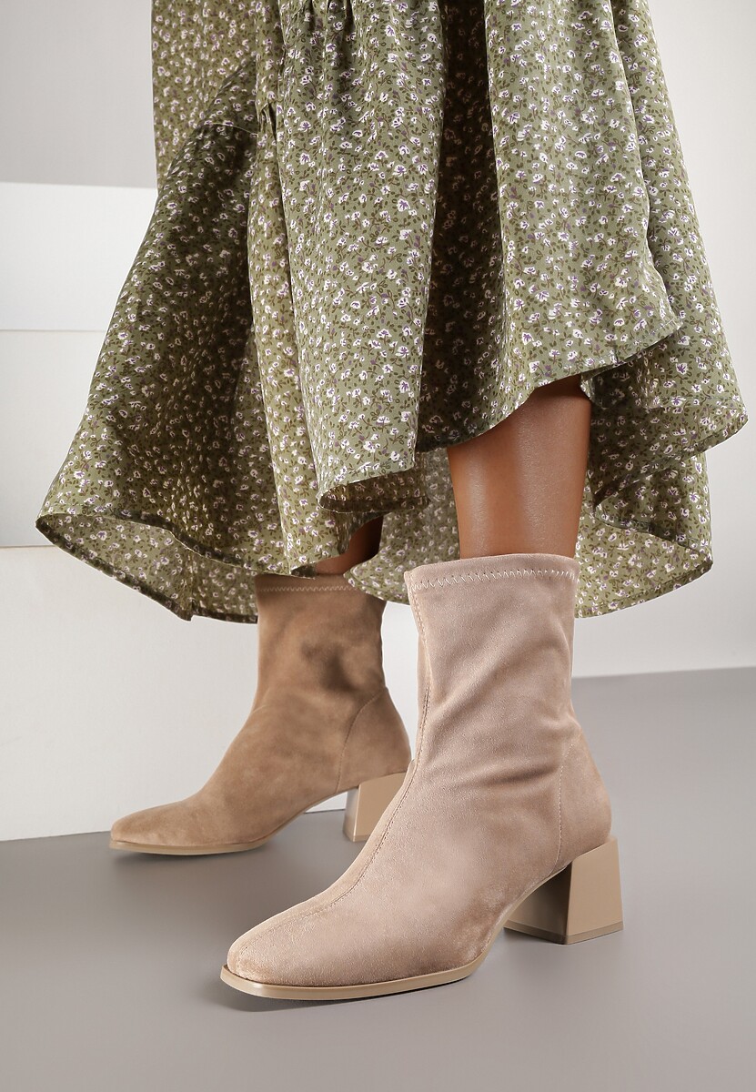 Ciemnobeżowe Botki na Słupku z Kwadratowym Noskiem Jozelinetta