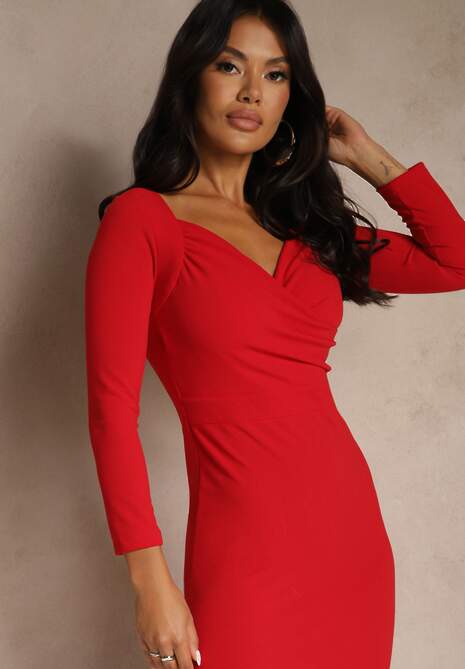 Czerwona Dopasowana Sukienka o Asymetrycznym Kroju Belfedi