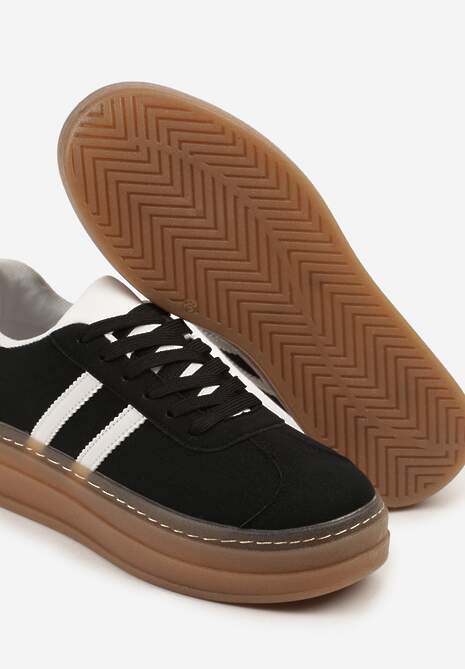 Czarne Sneakersy na Tłoczonej Platformie Ozdobione Paskami Felainora
