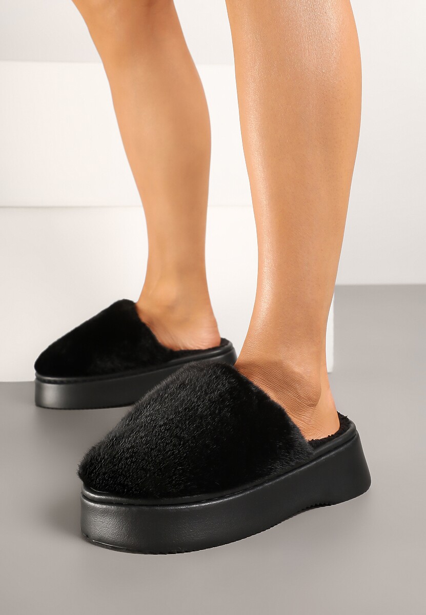 Czarne Kapcie Vices z Futerkiem na Piankowej Podeszwie Aravina