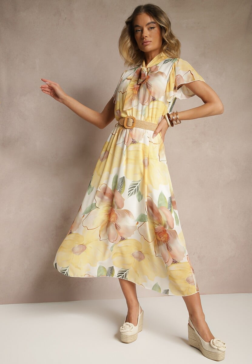 Różowa Rozkloszowana Sukienka Zdobiona Wiązaniem i Paskiem z Klamrą Sorisse