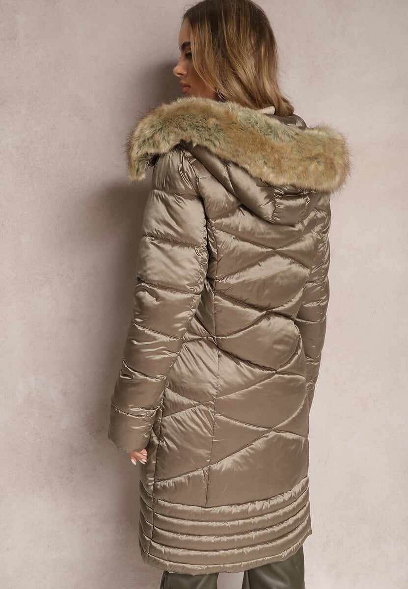 Ciemnobeżowa Pikowana Kurtka za Kolano i Kapturem z Futerkiem Demmia