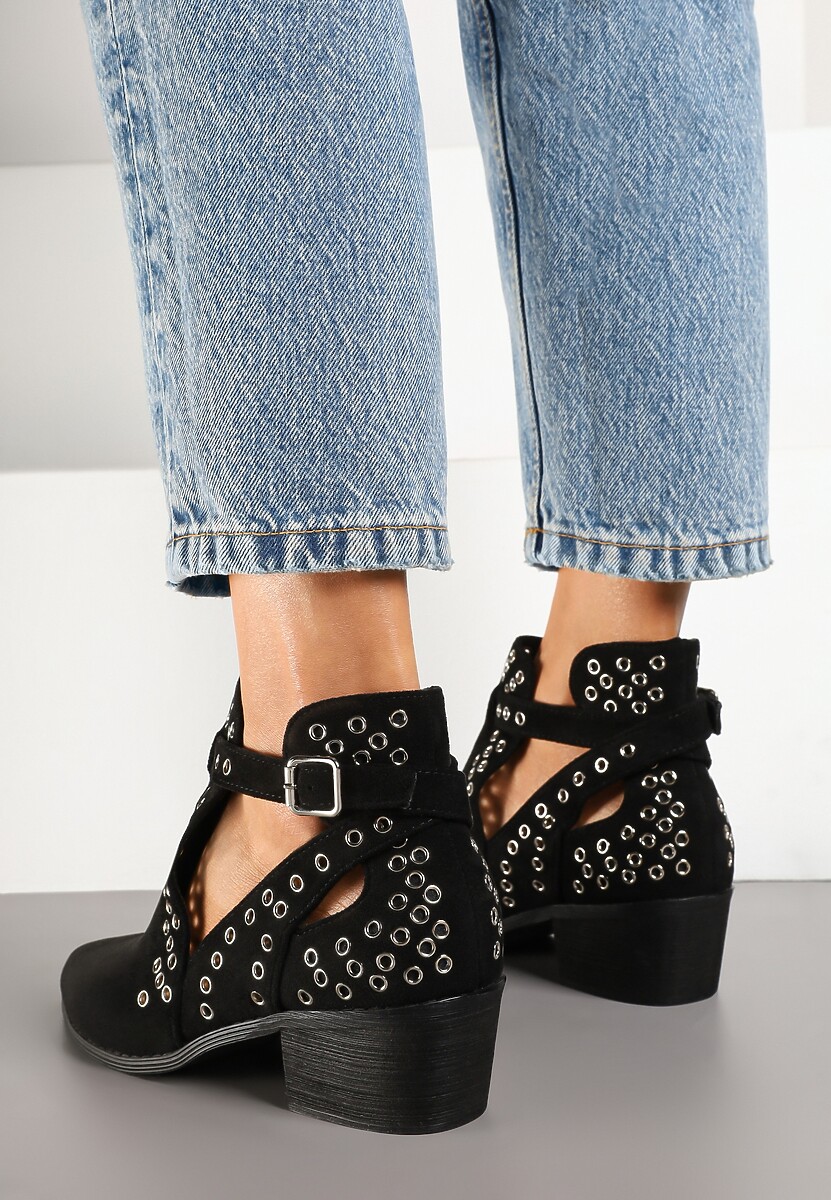 Czarne Botki Vices na Słupku w Stylu Kowbojek z Metalicznymi Aplikacjami i Wycięciami Virori