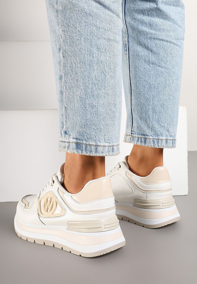 Białe Sneakersy na Platformie ze Sznurowaniem i Ozdobą Arivania