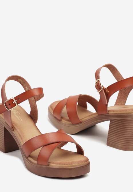 Brązowe Sandały na Słupku i Platformie Ozdobione Paskami Amedeoris