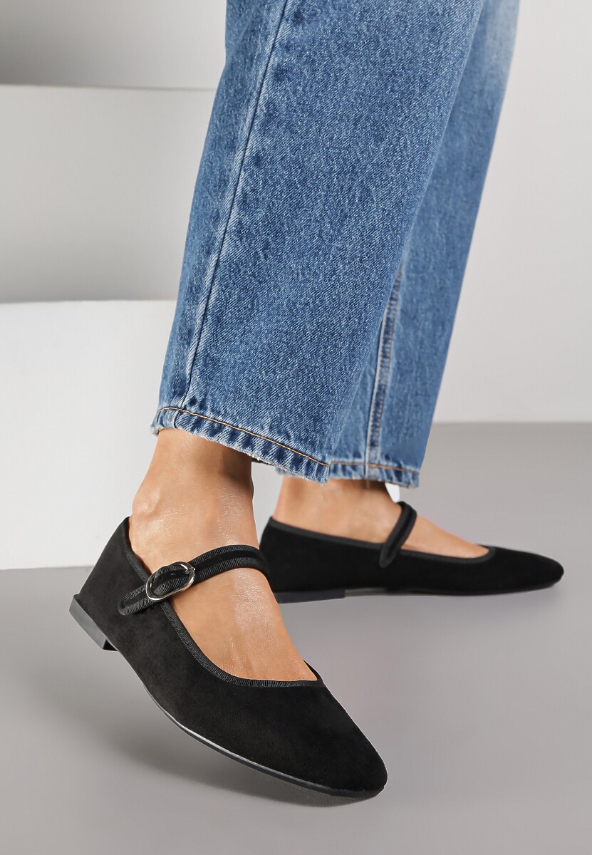 Czarne Balerinki z Zapięciem na Sprzączkę i Kwadratowym Noskiem Loratie