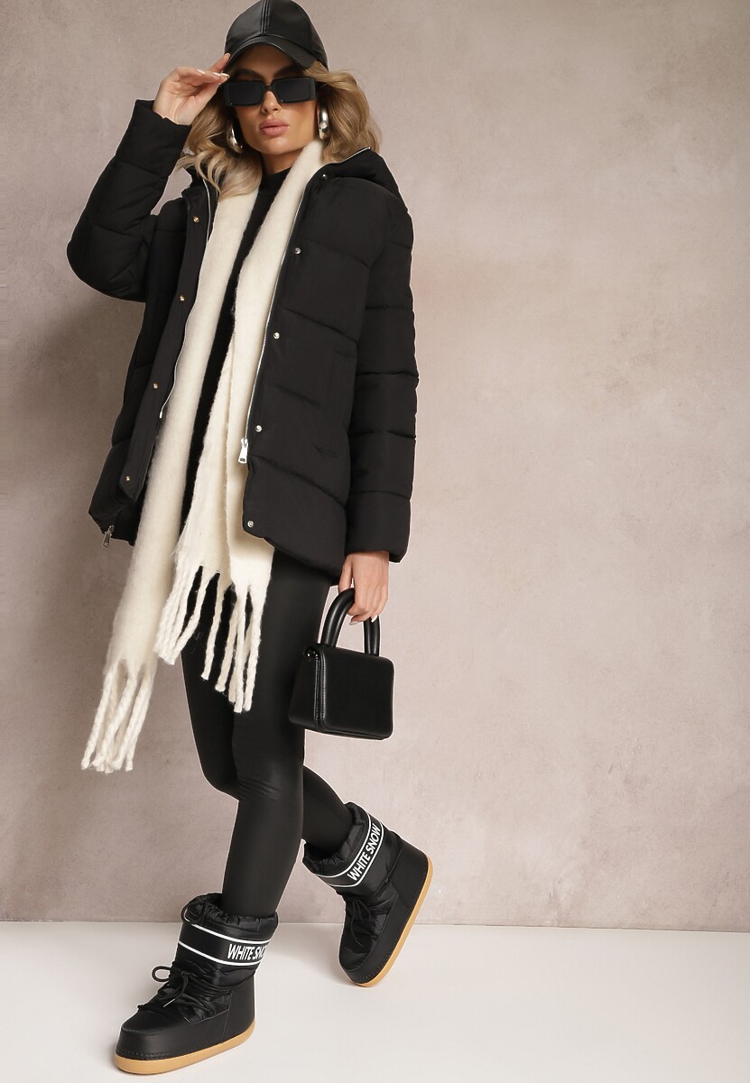 Czarna Pikowana Kurtka z Wsuwanymi Kieszeniami i Nieodpinanym Kapturem Teoga