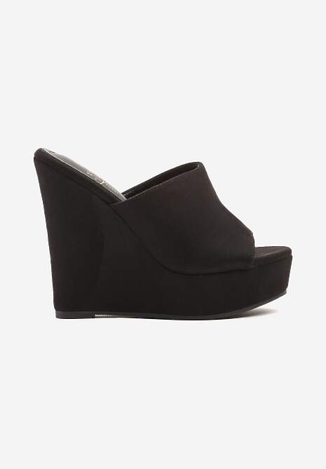 Czarne Klapki na Koturnie i Platformie Ellirinea