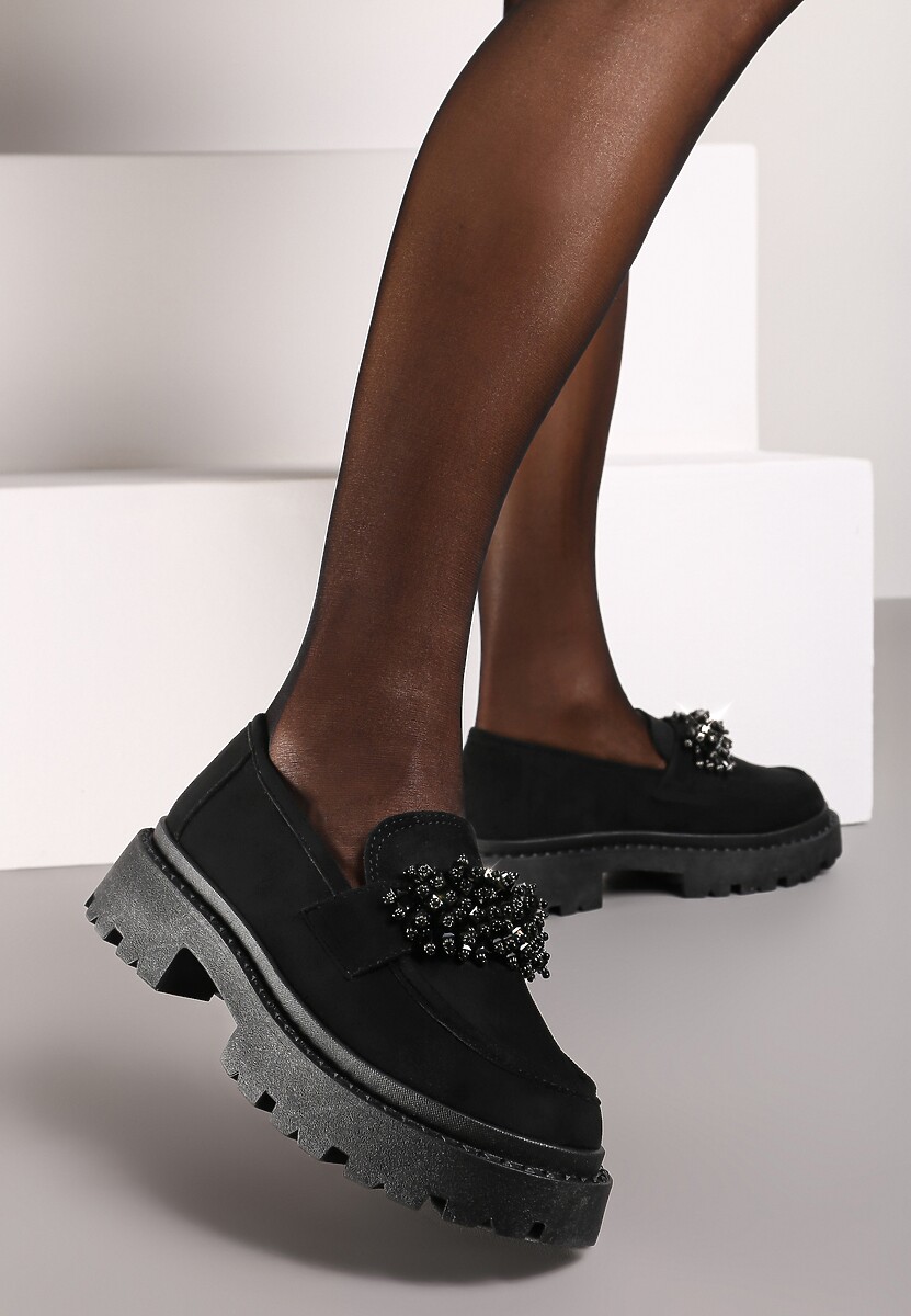 Czarne Mokasyny z Aplikacją z Biżuteryjnych Koralików Viatalia