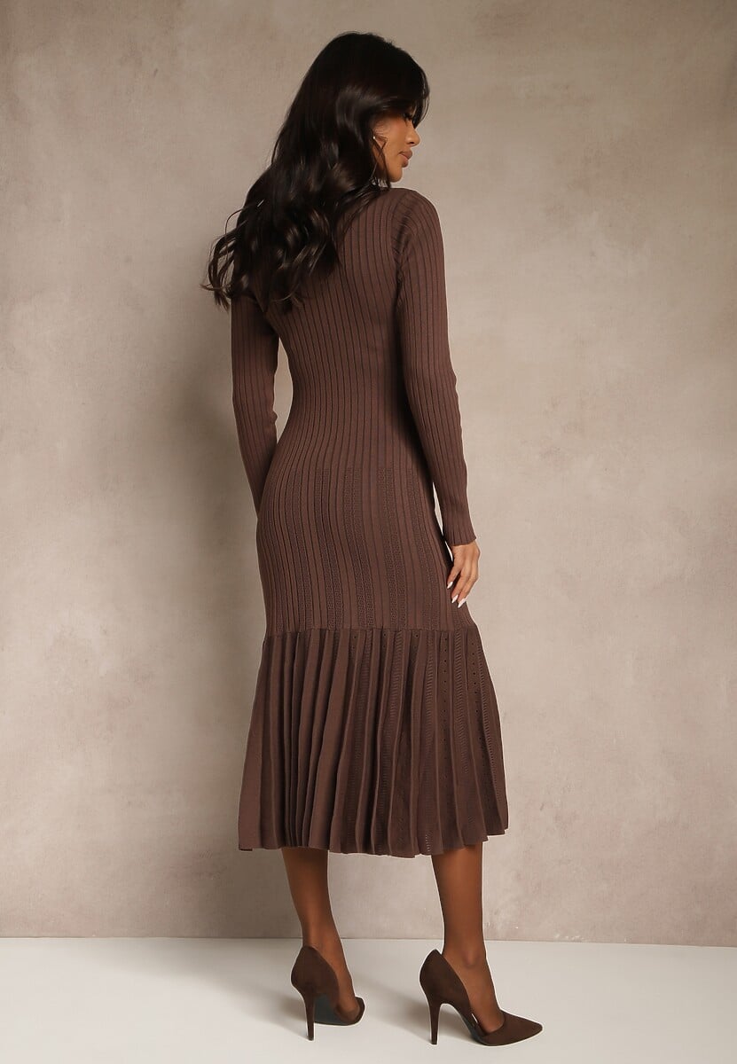 Brązowa Sweterkowa Sukienka z Wiskozą z Rozkloszowanym Dołem i Guzikami Fertilea