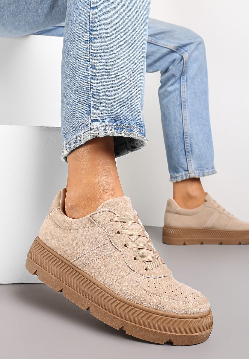 Beżowe Sneakersy z Perforacją na Żłobionej Podeszwie Riparian Rights