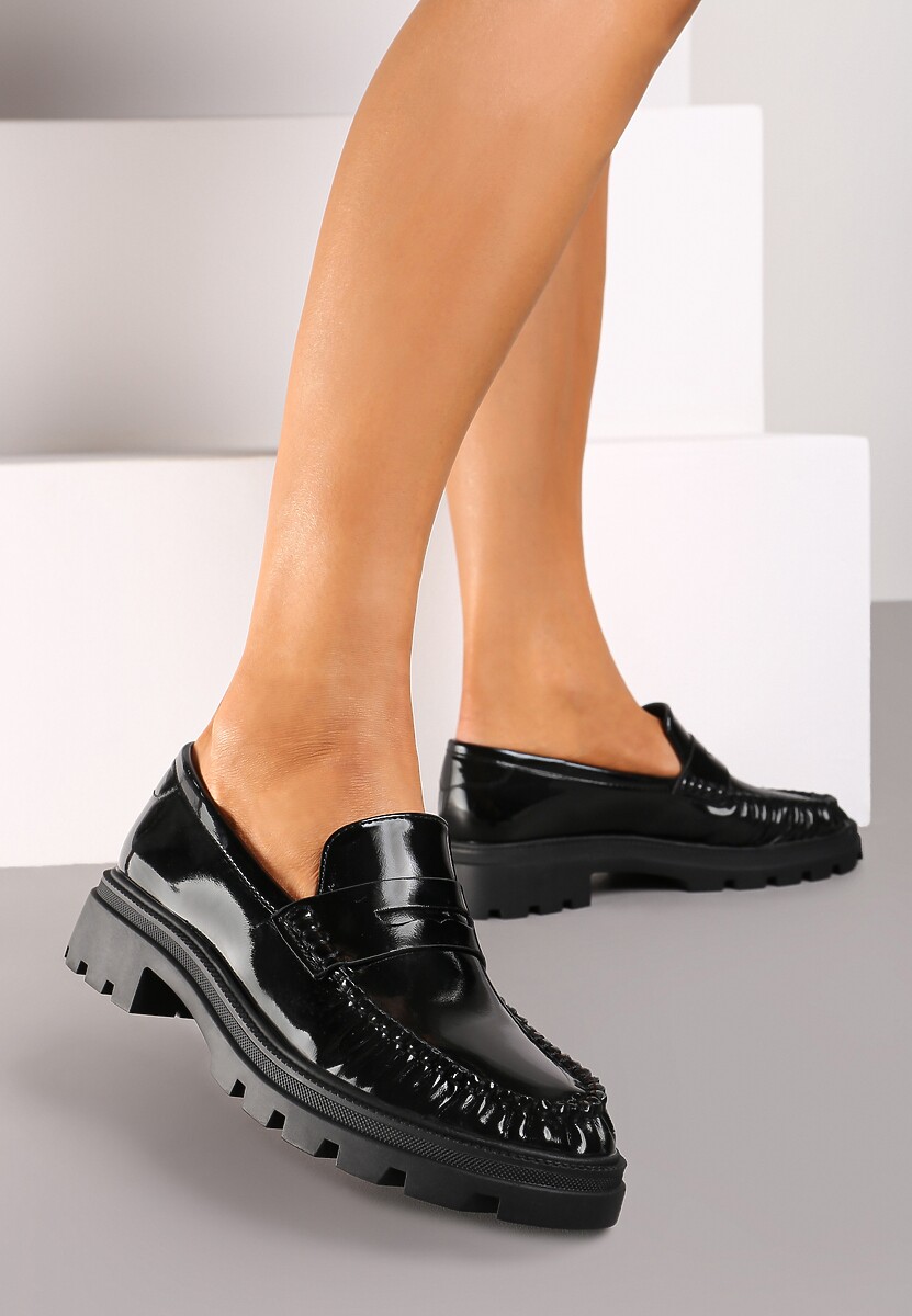 Ciemnobeżowe Mokasyny na Grubej Podeszwie z Minimalistycznym Zdobieniem Berivana