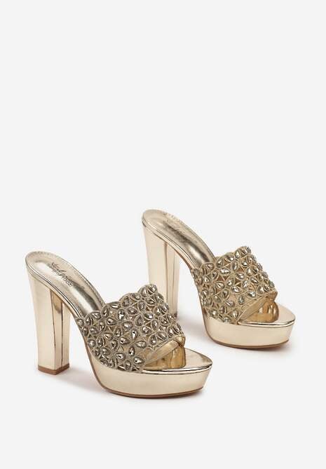 Złote Klapki na Platformie i Wysokim Słupku z Cyrkoniami na Ażurowej Cholewce Ernella