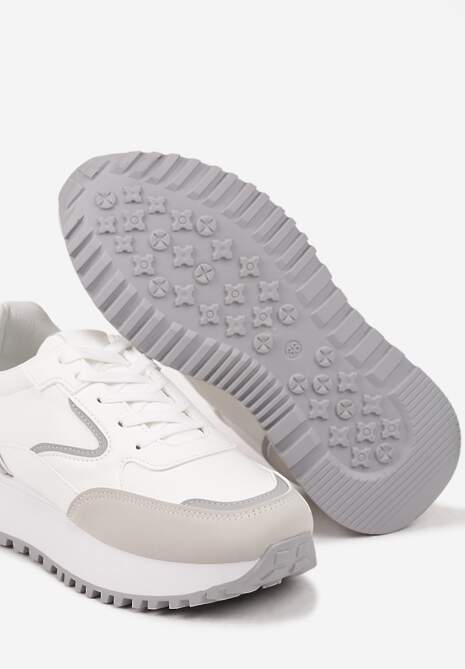 Białe Sneakersy na Płaskiej Podeszwie z Geometrycznym Motywem Erithnia