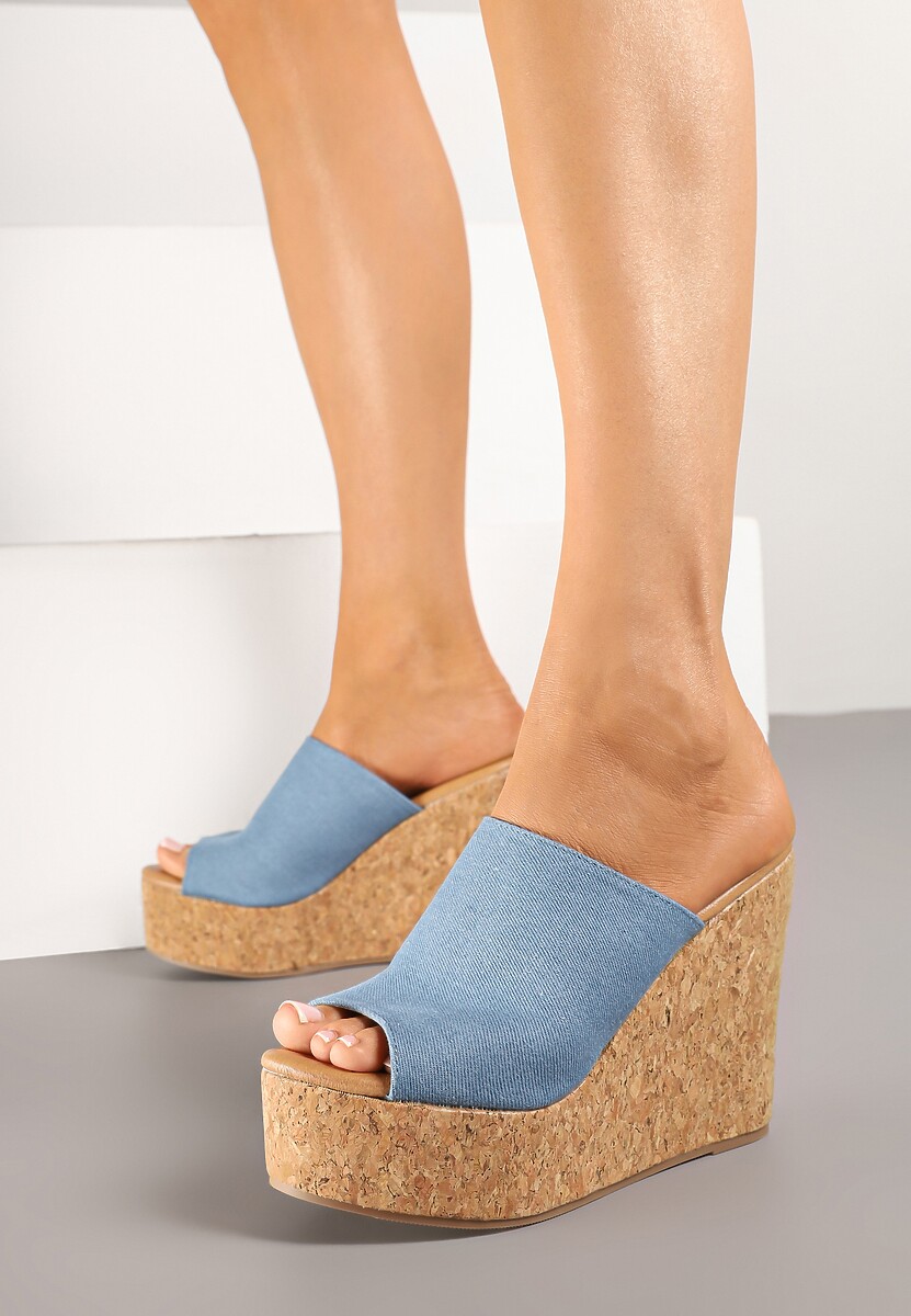 Białe Klapki w Stylu Drewniaków na Koturnie Jordiva