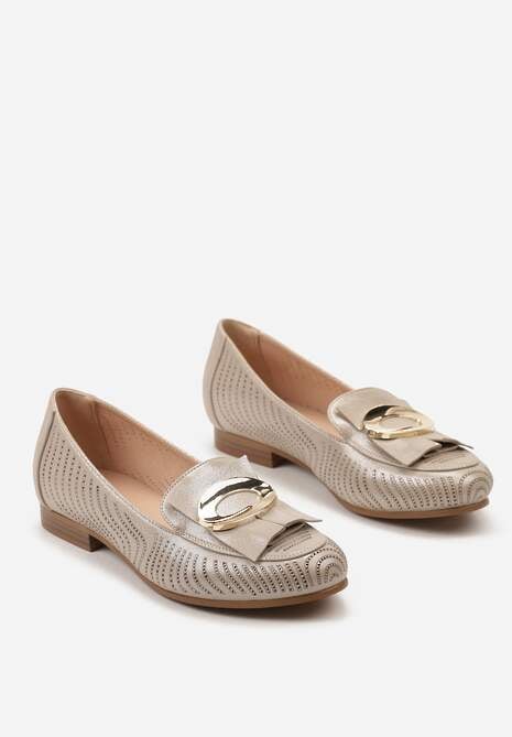 Złote Ażurowe Mokasyny z Elegancka Klamrą i Skórzaną Wkładką Anuctu