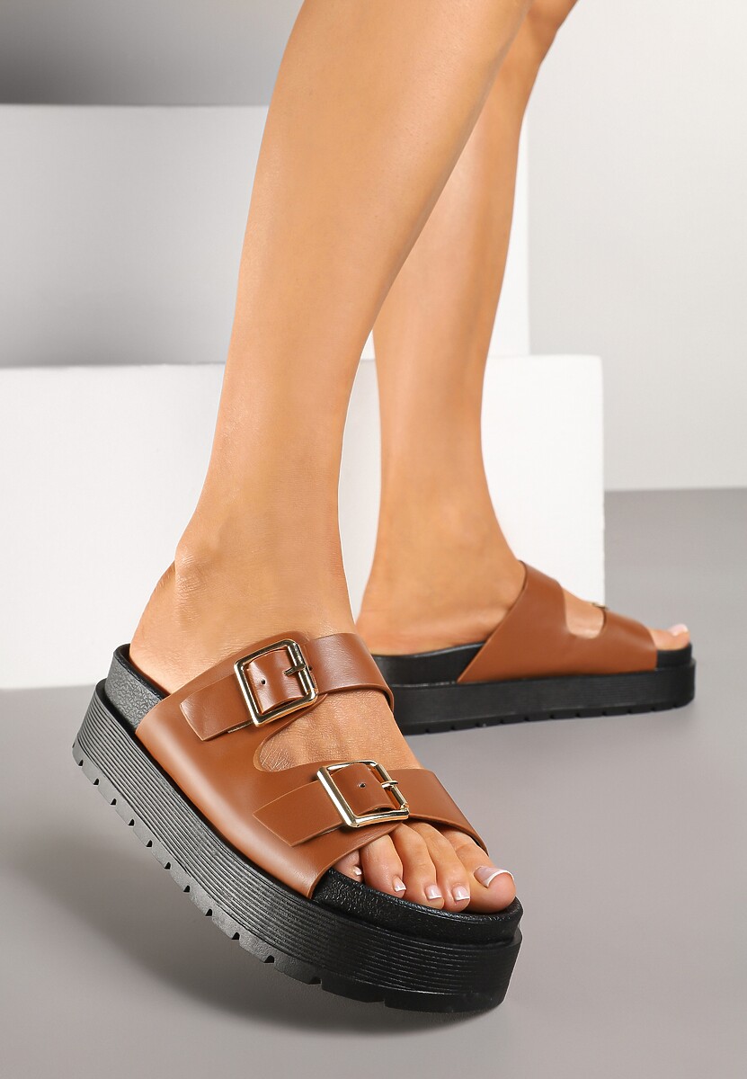 Czarne Klapki  na Platformie z Paskami ze Sprzączkami Kaliora