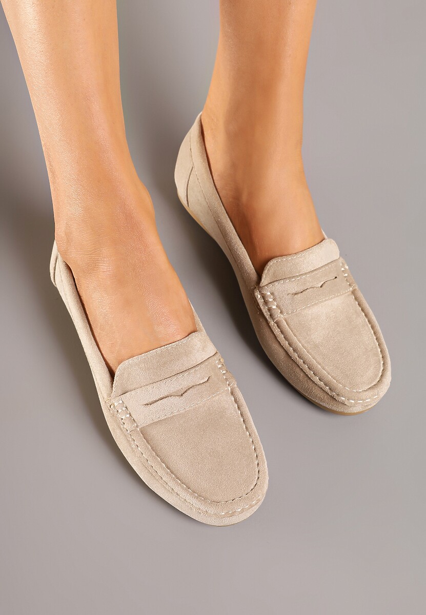 Ciemnobeżowe Mokasyny z Ozdobnymi Przeszyciami Rivgis