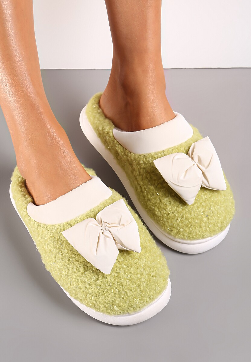 Niebieskie Kapcie z Futrzanego Kożuszka z Kokardką Hilusa