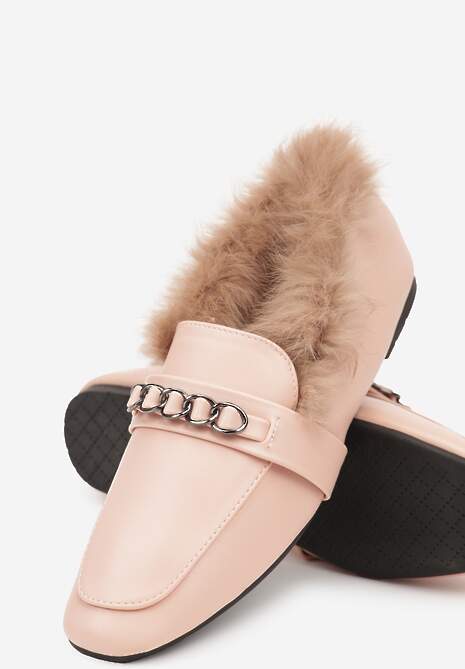 Różowe Mokasyny na Płaskiej Podeszwie z Futerkiem i Metaliczną Ozdobą Emalorae