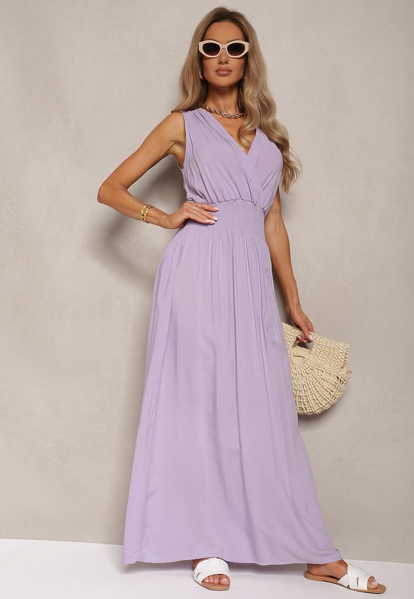 Fioletowa Taliowana Sukienka z Wiskozy Wykończona Gumkami w Talii i Kopertowym Dekoltem Kairidia