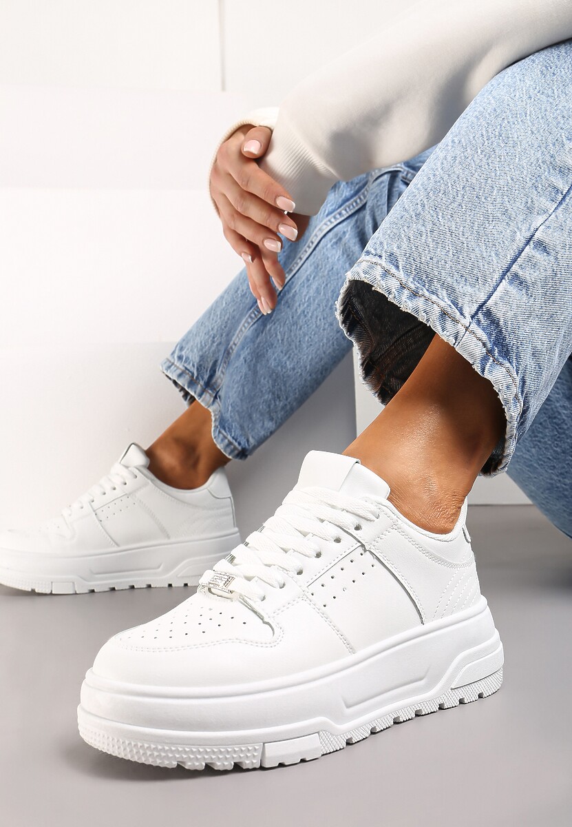 Białe Sneakersy z Ekoskóry na Grubej Podeszwie z Ozdobnymi Wstawkami Sarnei