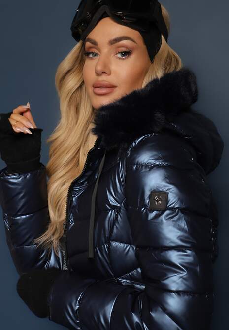 Granatowa Ocieplona Kurtka Pikowana z Kapturem i Futrzanym Kołnierzem Varella