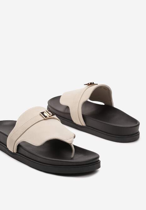 Beżowe Płaskie Japonki Klapki z Metalową Klamrą Giorama