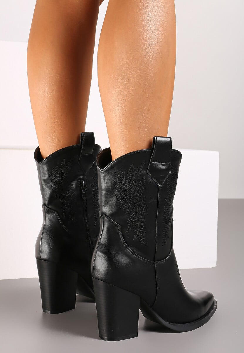 Czarne Botki na Słupku w Stylu Kowbojek Ozdobione Haftem Merisetta