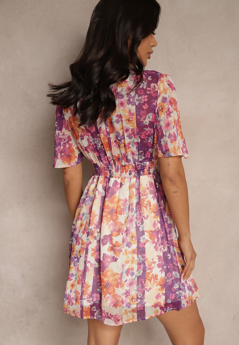 Fioletowa Sukienka z Motywem Kwiatów Riniria