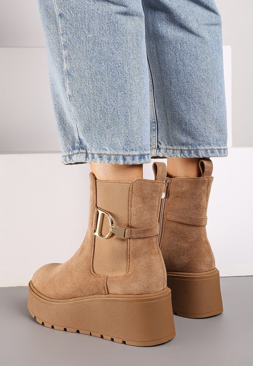 Brązowe Botki Sztyblety na Platformie Wykończone Metaliczną Klamrą Vliteia