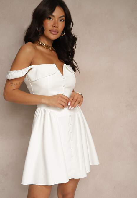 Biała Sukienka o Rozkloszowanym Kroju na Ramiączkach z Ozdobnym Dekoltem Salaviel