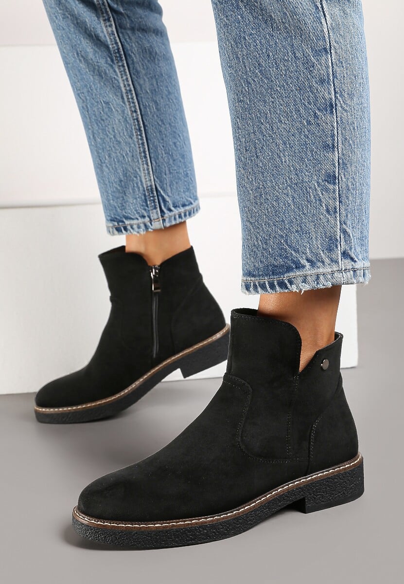 Czarne Botki na Płaskiej Podeszwie z Ozdobnymi Przeszyciami Harirae