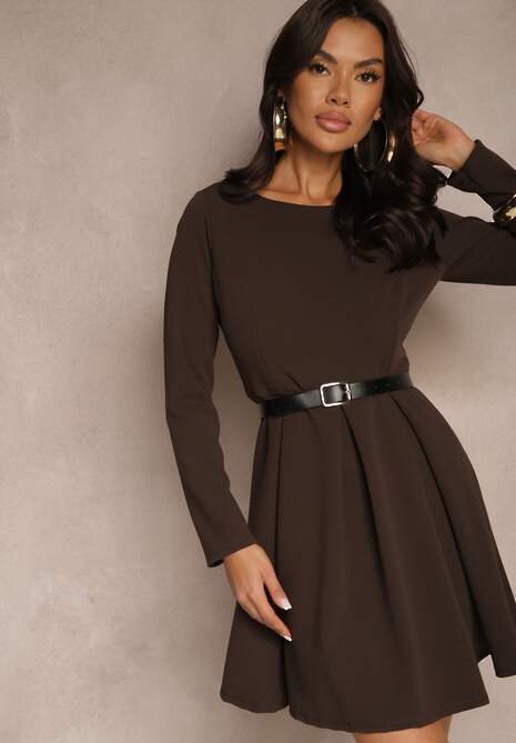 Brązowa Rozkloszowana Sukienka o Klasycznym Kroju Temiriela
