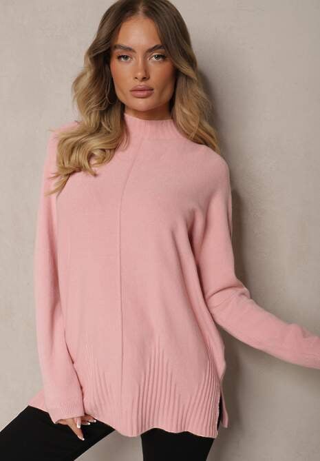 Jasnoróżowy Prążkowany Sweter z Półgolfem z Rozcięciami po Bokach Rerilla