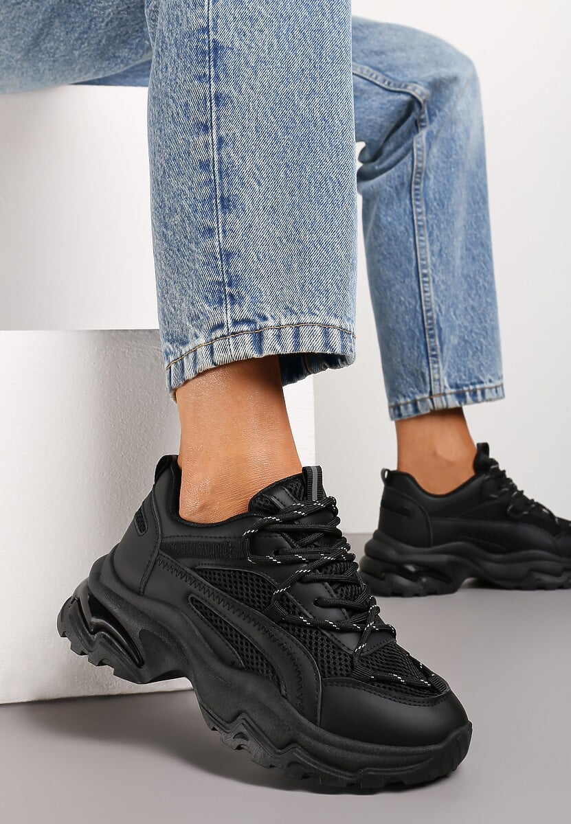 Czarne Sneakersy na Masywnej Podeszwie z Siateczkowym Wstawkami i Ozdobnymi Sznurówkami Ollavia