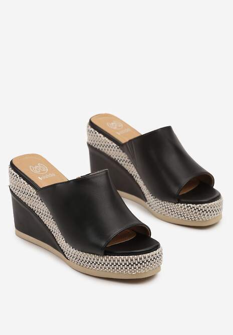 Czarne Klapki na Plecionym Koturnie Virmio