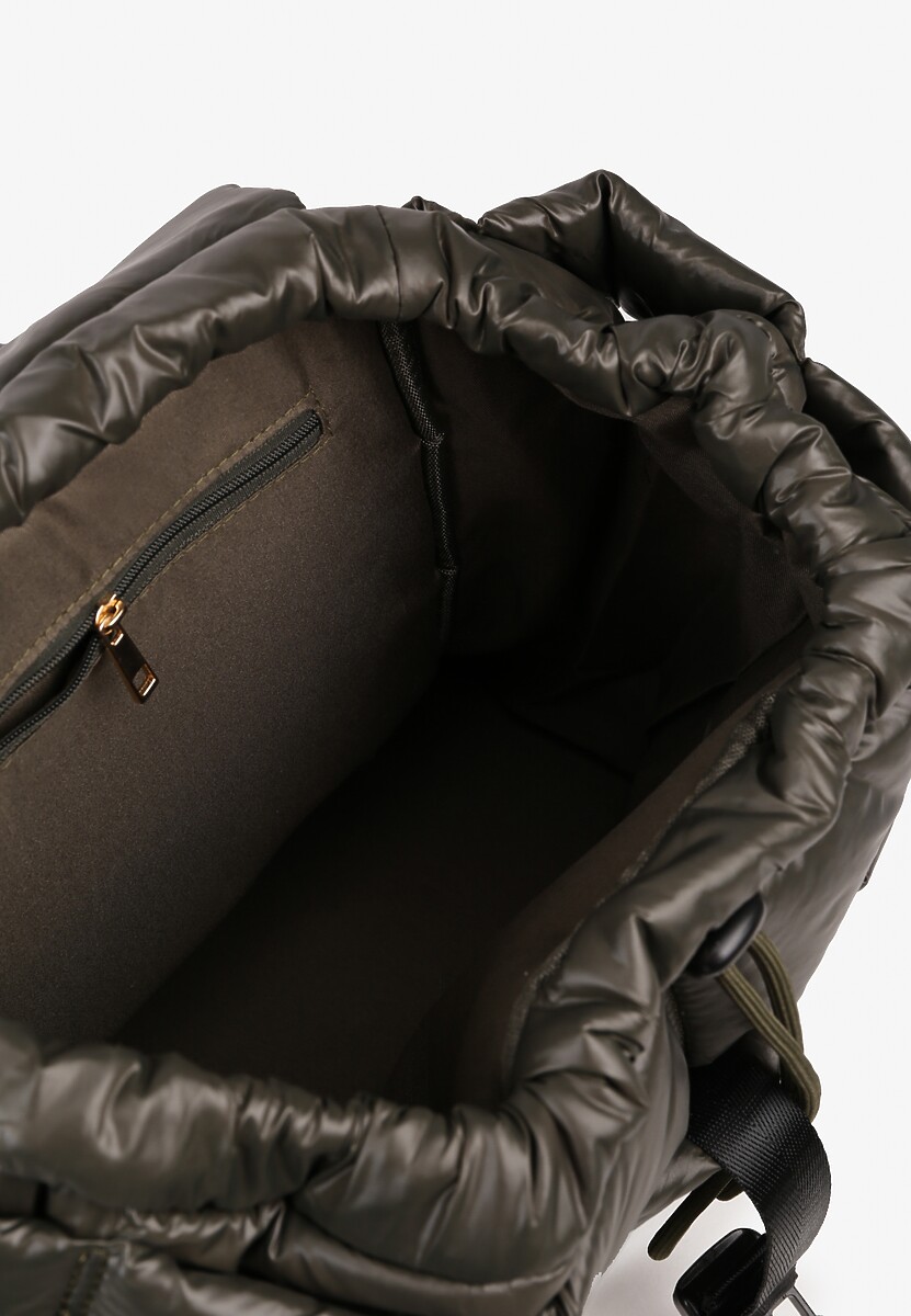 Ciemnozielony Plecak z Klapą i Ściągaczem Zdobiony Pikowaniem 3D Revitta