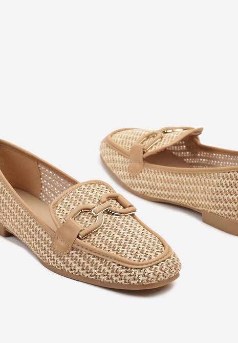 Ciemnobeżowe Płaskie Mokasyny z Plecioną Cholewką i Klamrą Aranelith