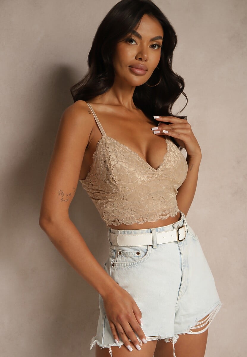 Biały Dopasowany Top z Koronki na Ramiączkach Pasirelia