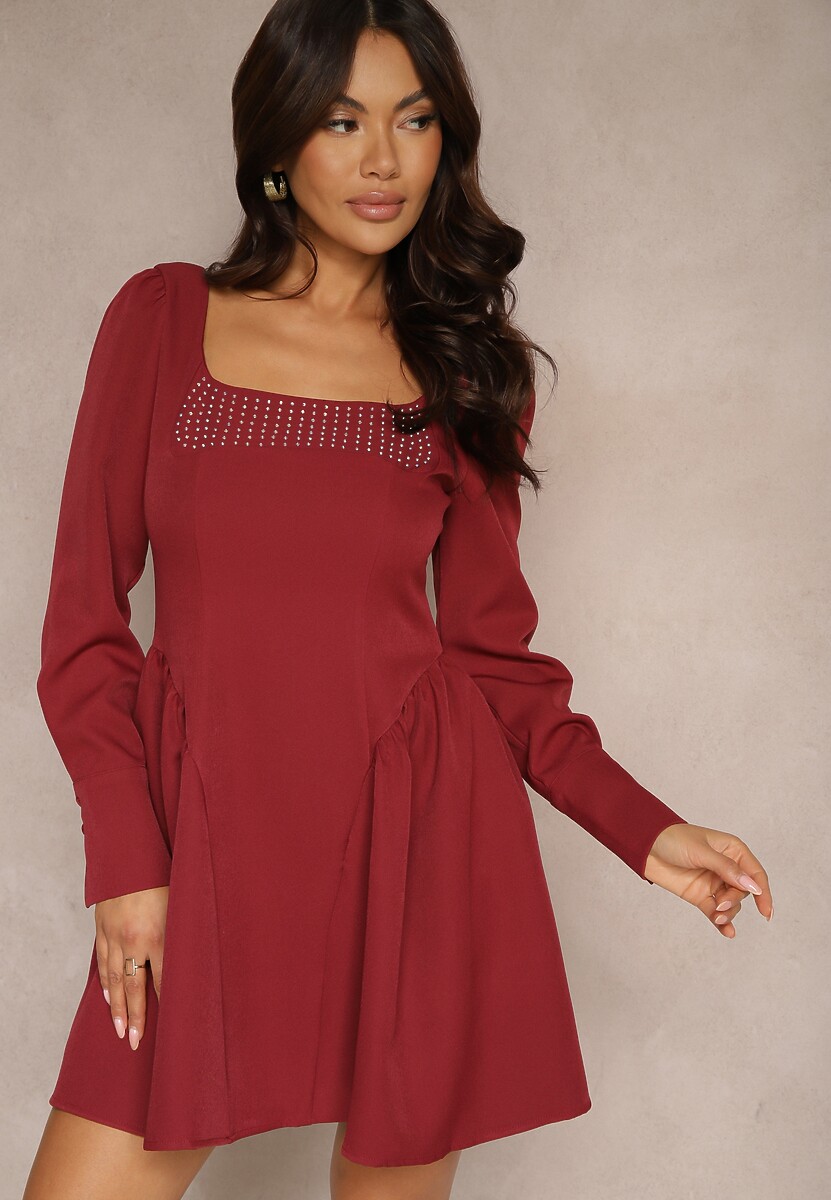 Czarna Krótka Sukienka z Kwadratowym Dekoltem o Rozkloszowanym Fasonie Enadis