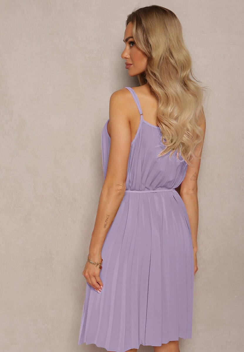 Fioletowa Rozkloszowana Sukienka na Regulowanych Ramiączkach z Materiałowym Paskiem Liavara