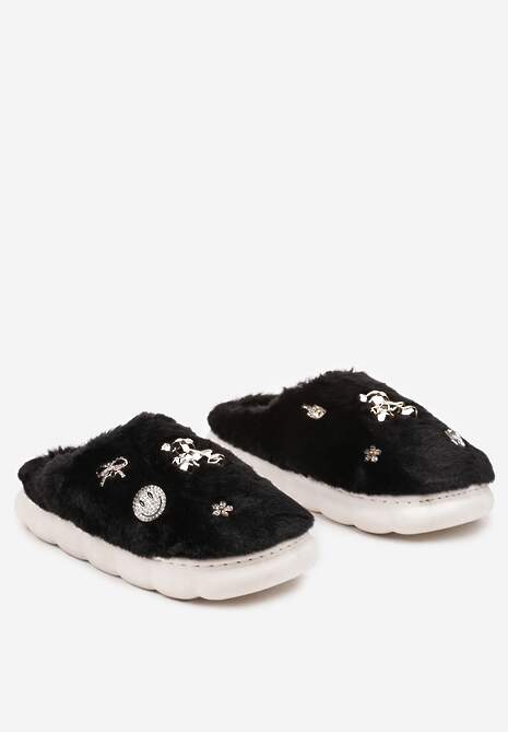 Czarne Kapcie na Płaskiej Podeszwie z Metalicznymi Aplikacjami i Futerkiem Nirissa