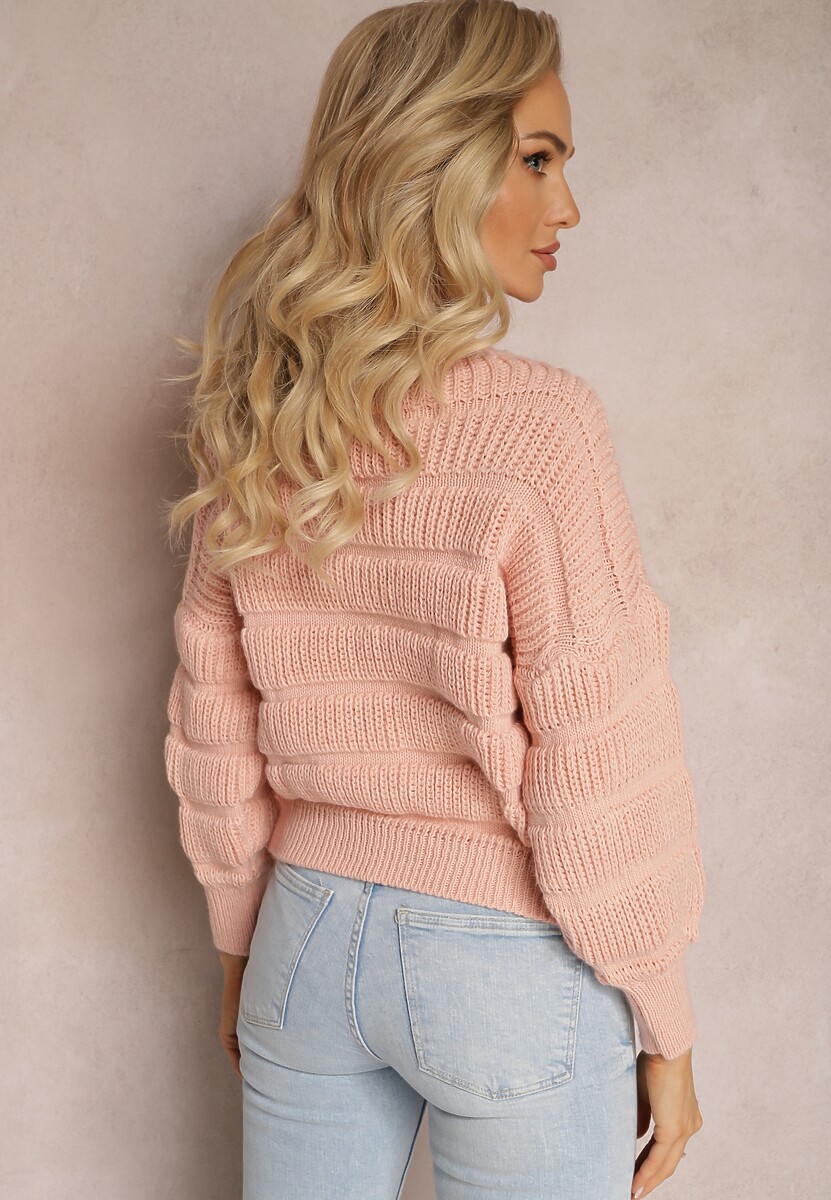 Różowy Sweter o Krótszym Luźnym Fasonie Olimppia