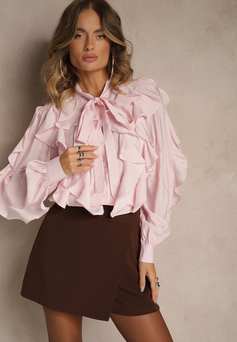 Biała Koszula Zdobiona Falbanami i Wiązaniem przy Szyi Ravissa