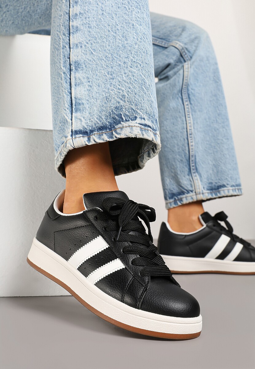 Czarne Sneakersy w Stylu Kultowych Tenisówek z Ozdobnymi Paskami Marazea